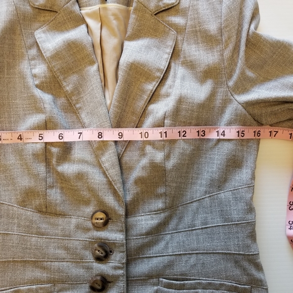 Le Chateau Linen look Blazer - Picture 4 of 9